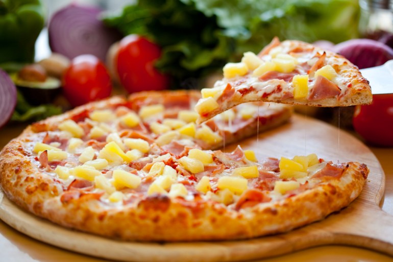 Ham and pineapple pizza