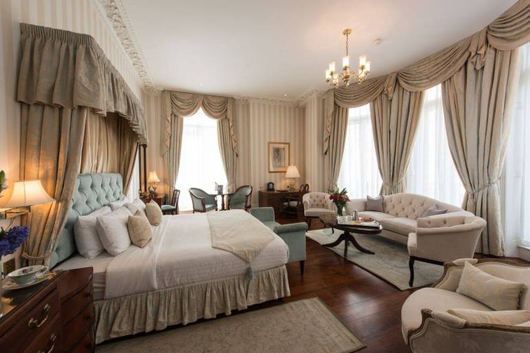 Park International Hotel room